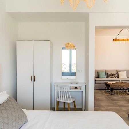 Santorossa Luxury Villas Emporio  Exterior photo