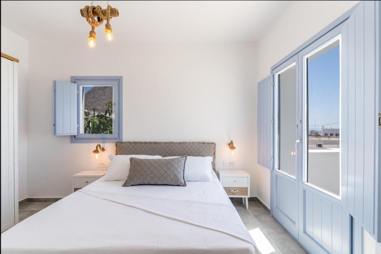 Santorossa Luxury Villas Emporio  Exterior photo