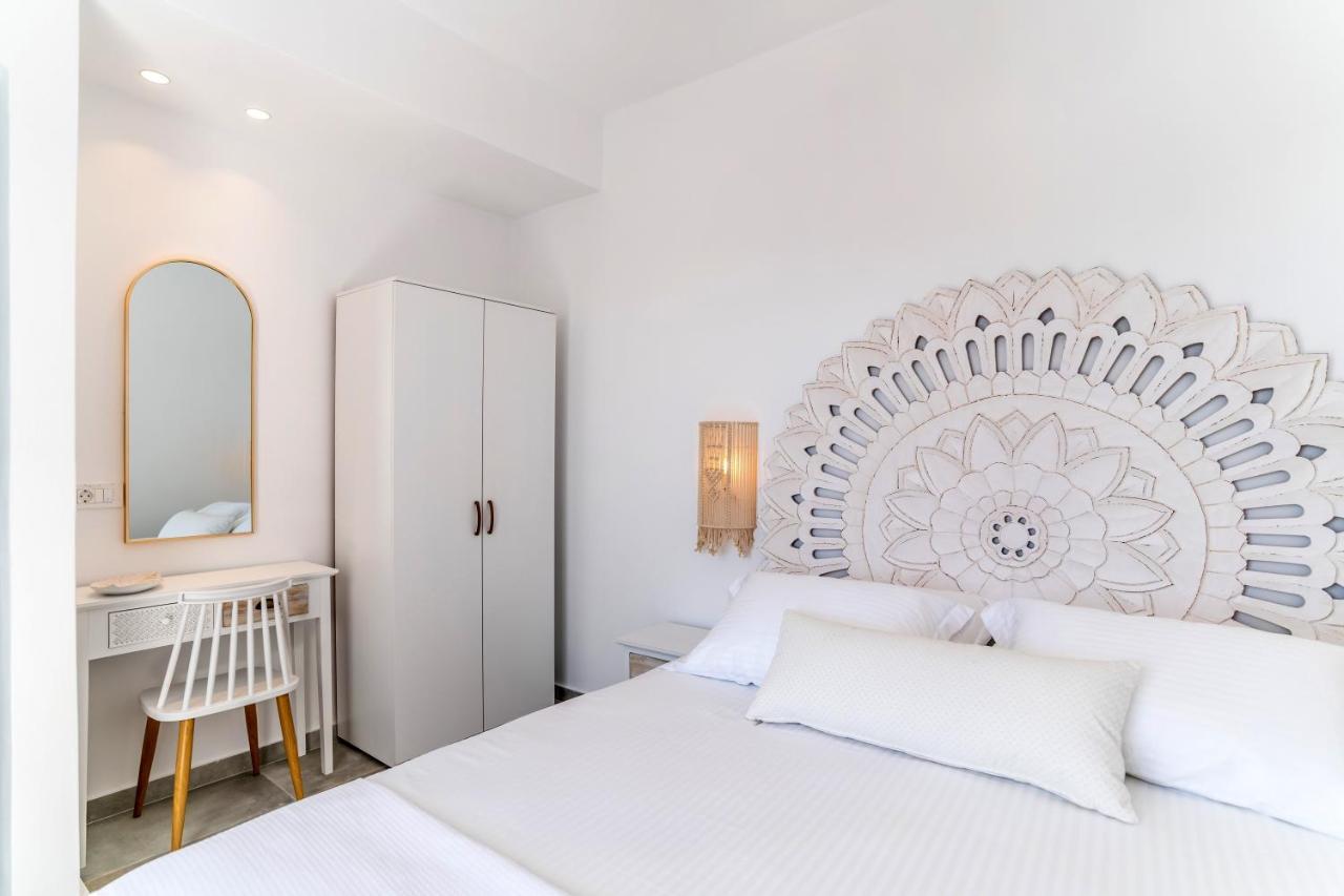 Santorossa Luxury Villas Emporio  Exterior photo