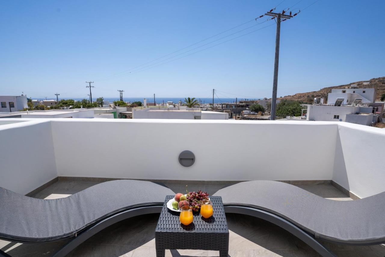 Santorossa Luxury Villas Emporio  Exterior photo