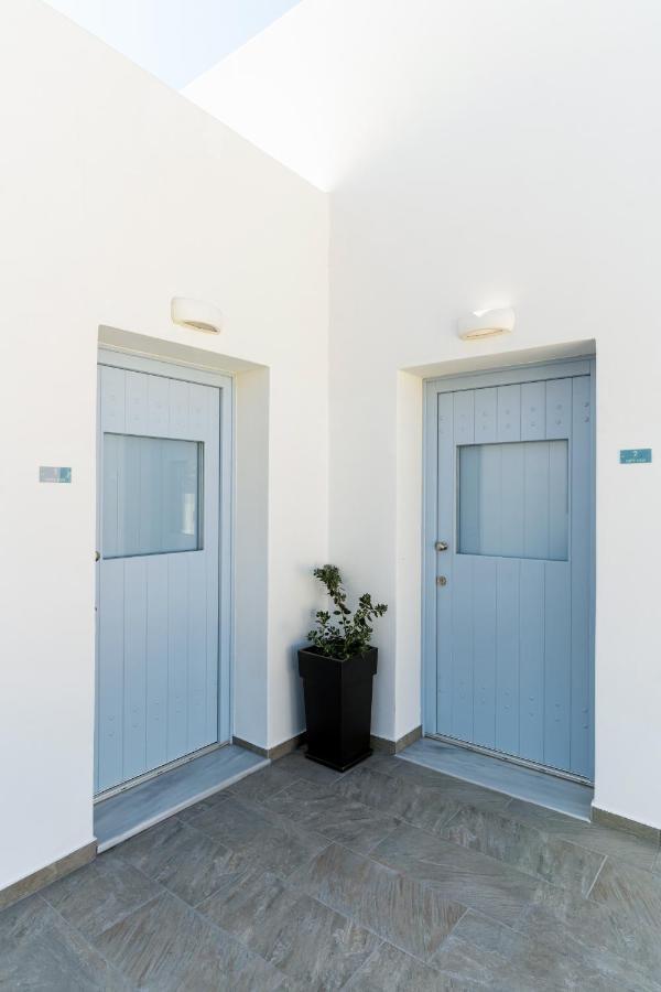 Santorossa Luxury Villas Emporio  Exterior photo