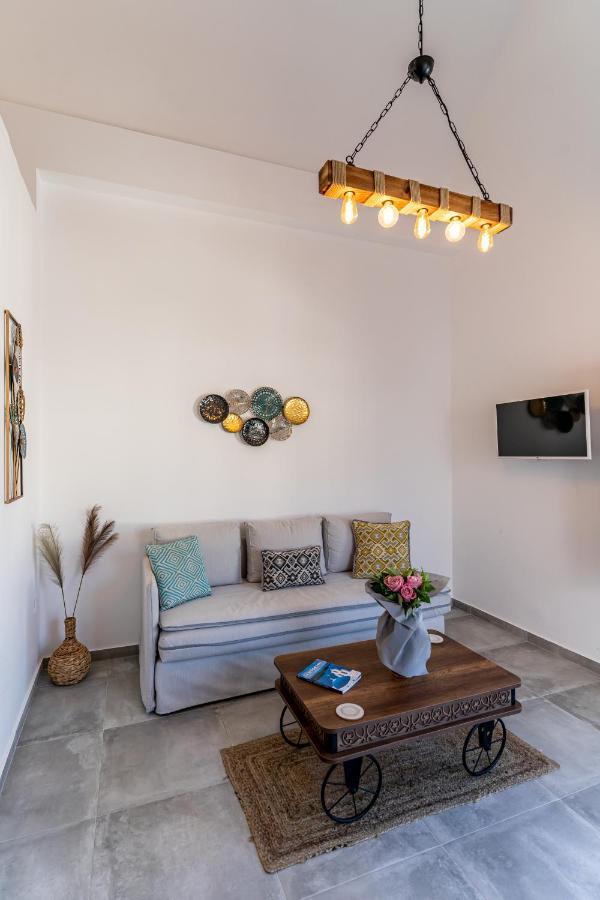 Santorossa Luxury Villas Emporio  Exterior photo