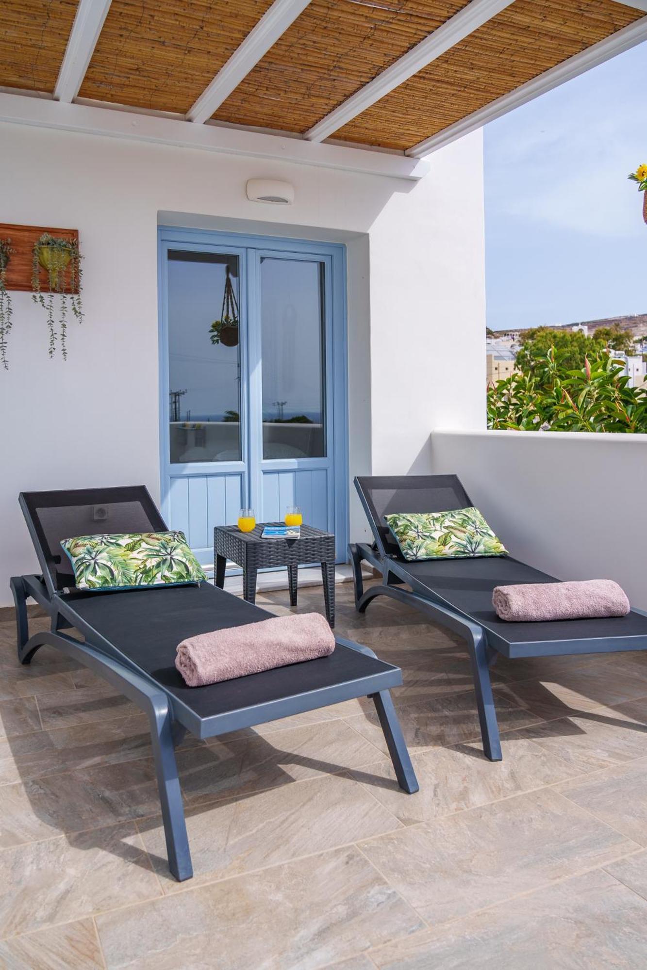 Santorossa Luxury Villas Emporio  Exterior photo