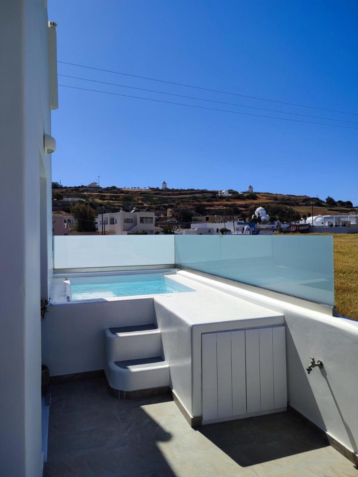 Santorossa Luxury Villas Emporio  Exterior photo